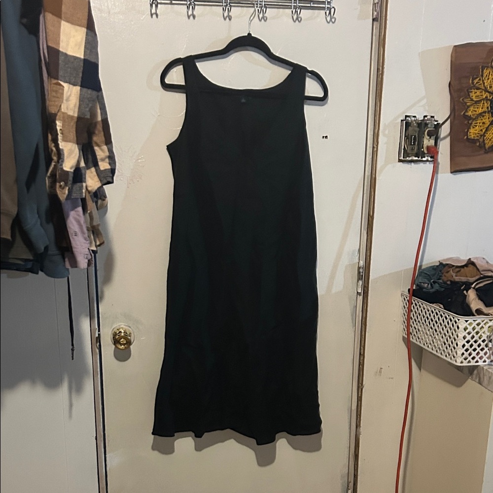 GAP Classic Black Midi Dress